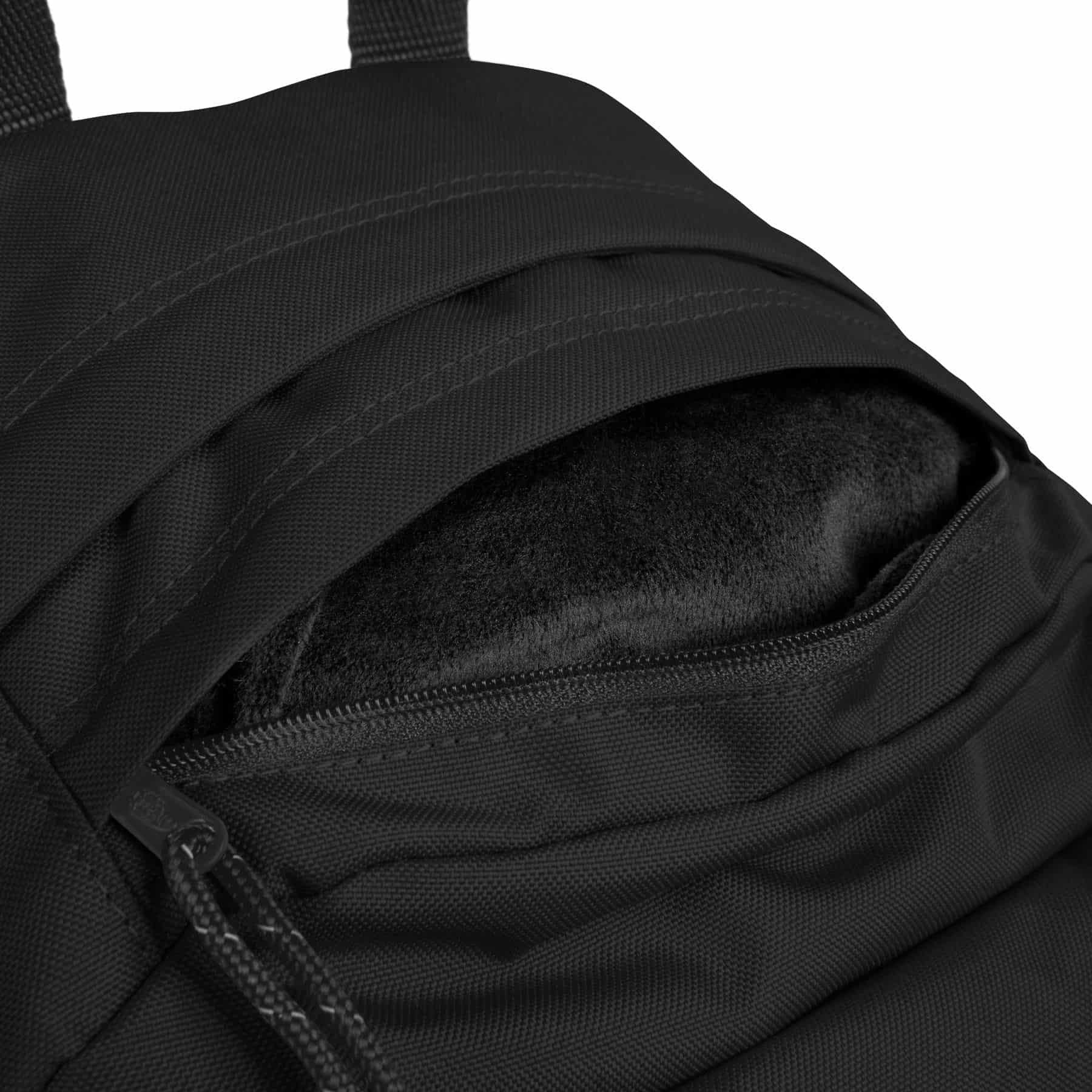 Zaino Eastpak Padded Double 24L Nero – Organizzazione e Comfort.