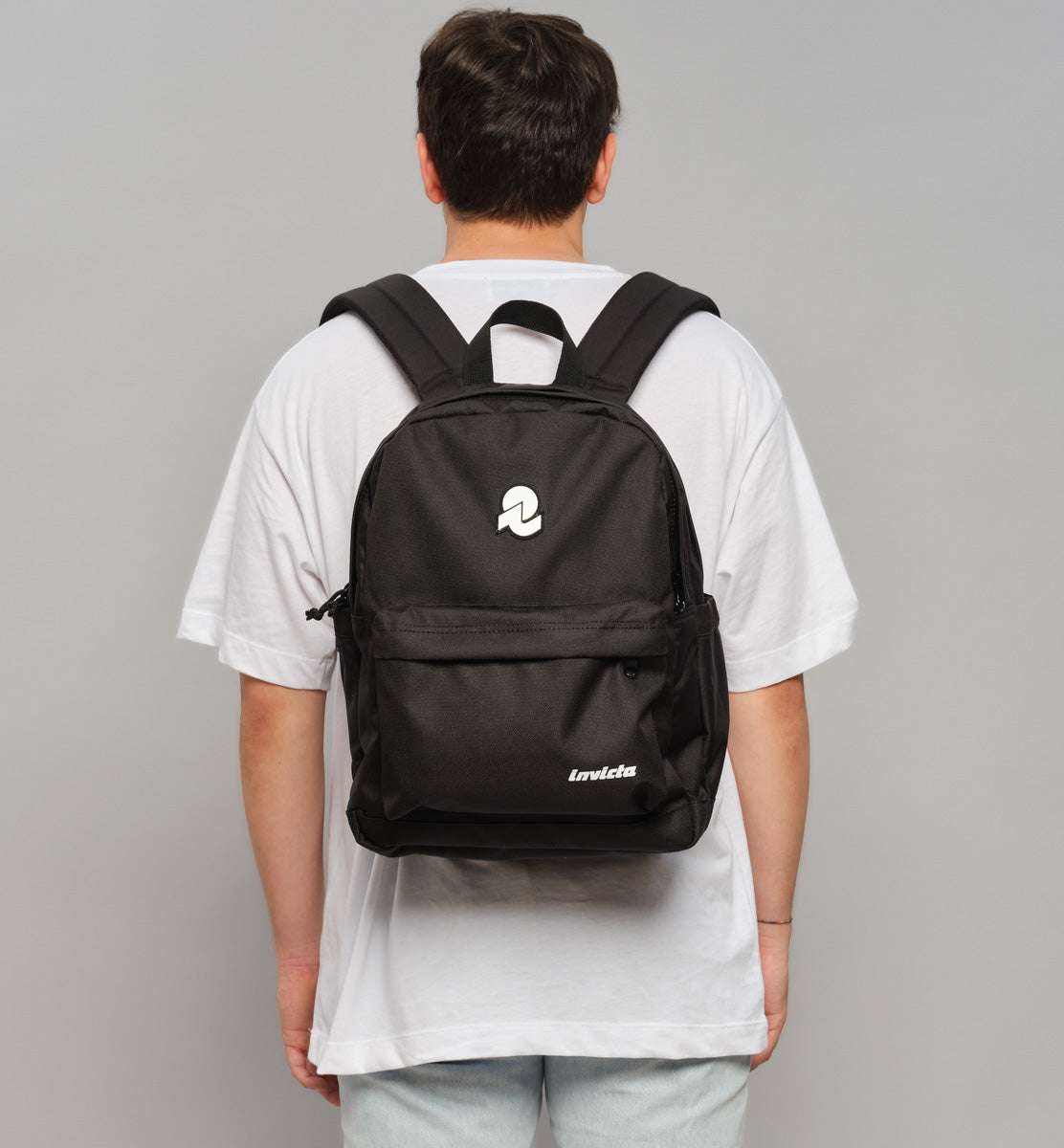 Zaino Invicta Lab Plain: Eleganza Minimalista e Massima Funzionalità Nero - Quiscuola