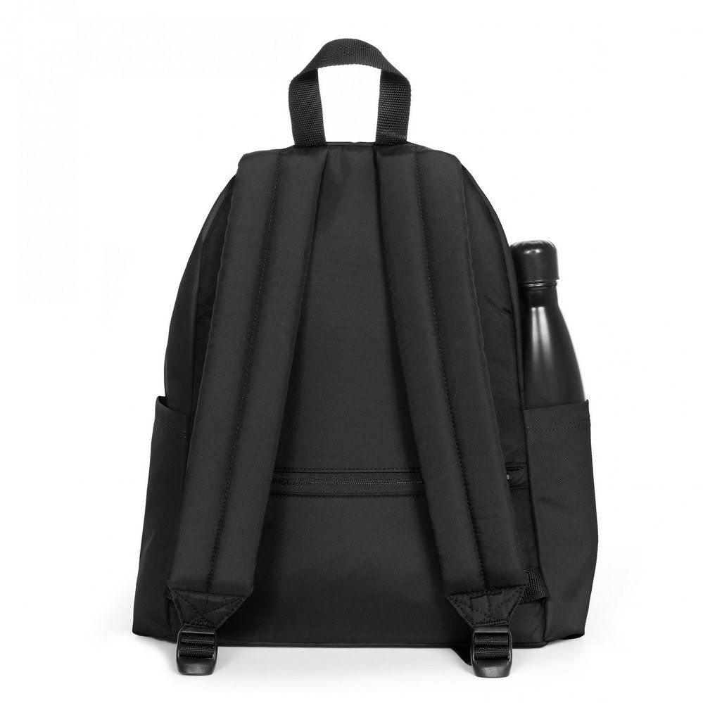 Zaino Eastpak Day Pak’R Nero – Design urbano e funzionalità smart - Quiscuola