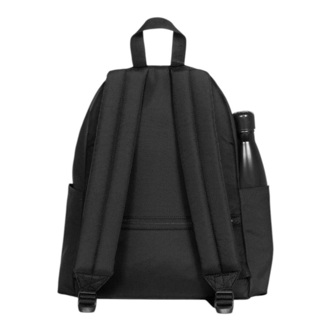 Zaino Eastpak Day Pak’R Nero – Design urbano e funzionalità smart.