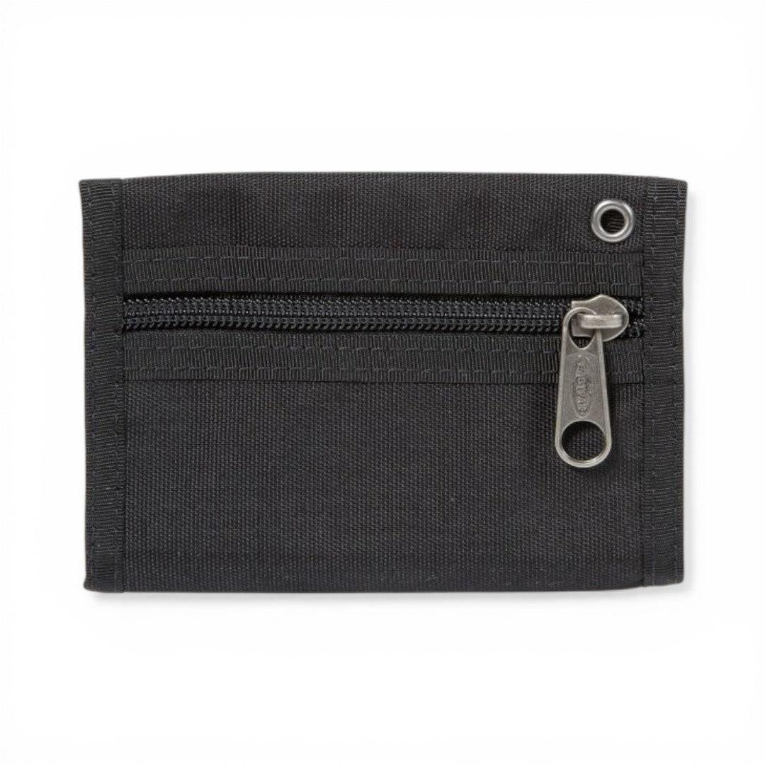 Portafoglio Eastpak Crew nero con chiusura strap.